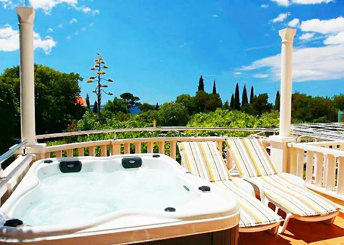 Apartments & Rooms Cakelic